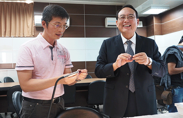 讓人驚豔的生物科技水晶透明標本