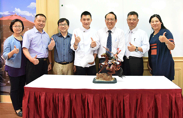 餐旅系「翻糖快閃講座」創新教學帶動師生共學新領域