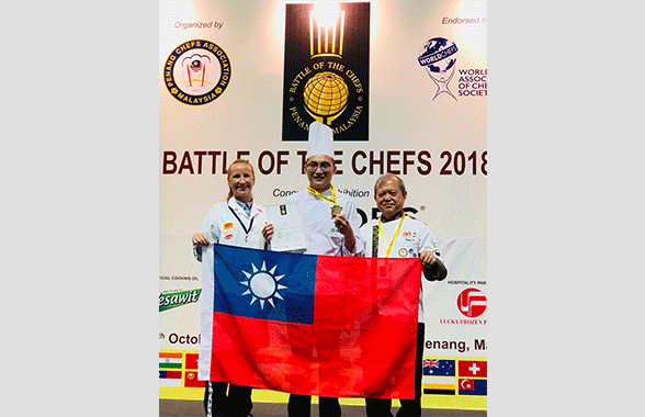 餐旅系翟宇凡再奪翻糖金牌